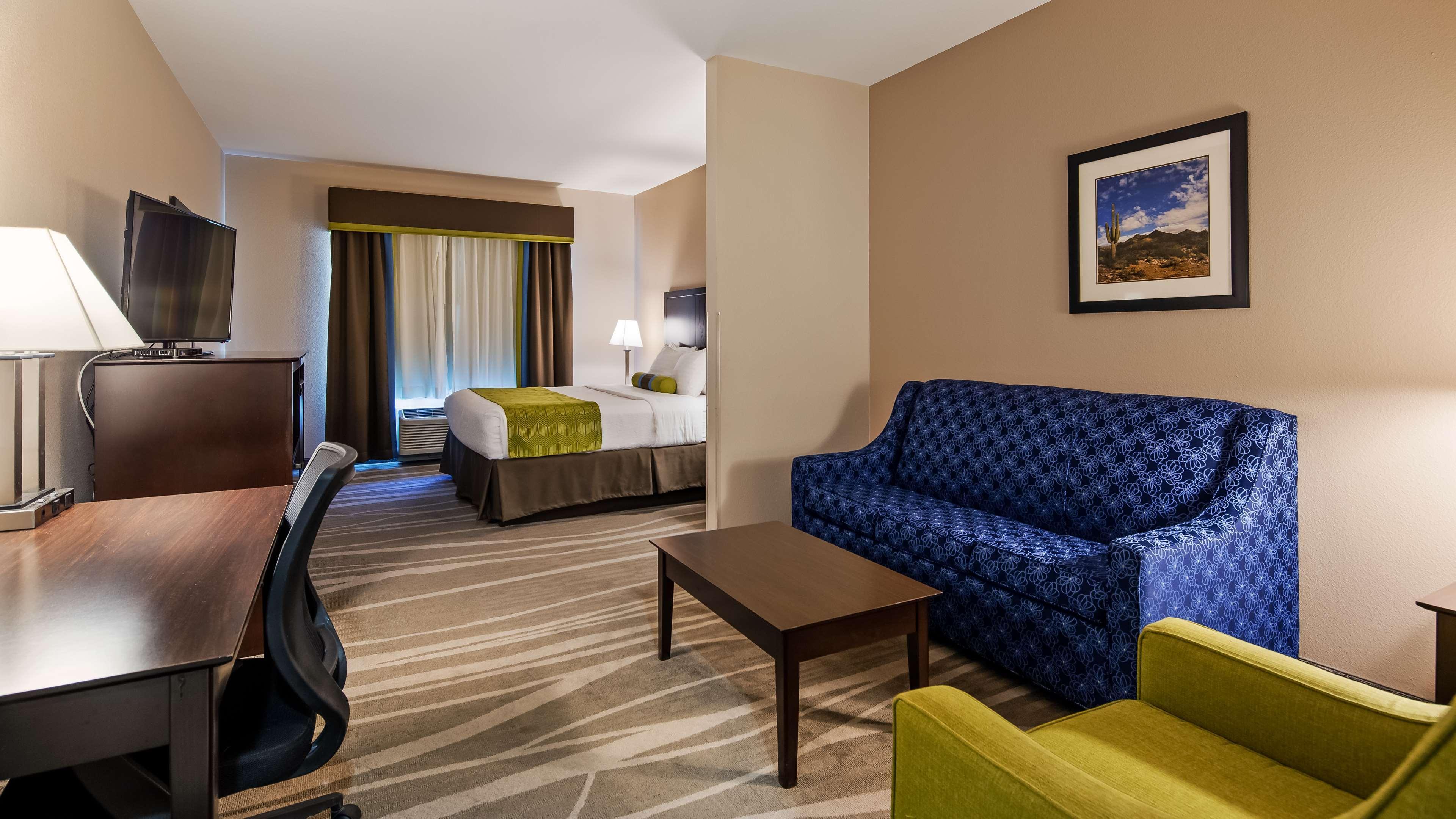 Best Western Plus Denver City Hotel & Suites Exterior photo