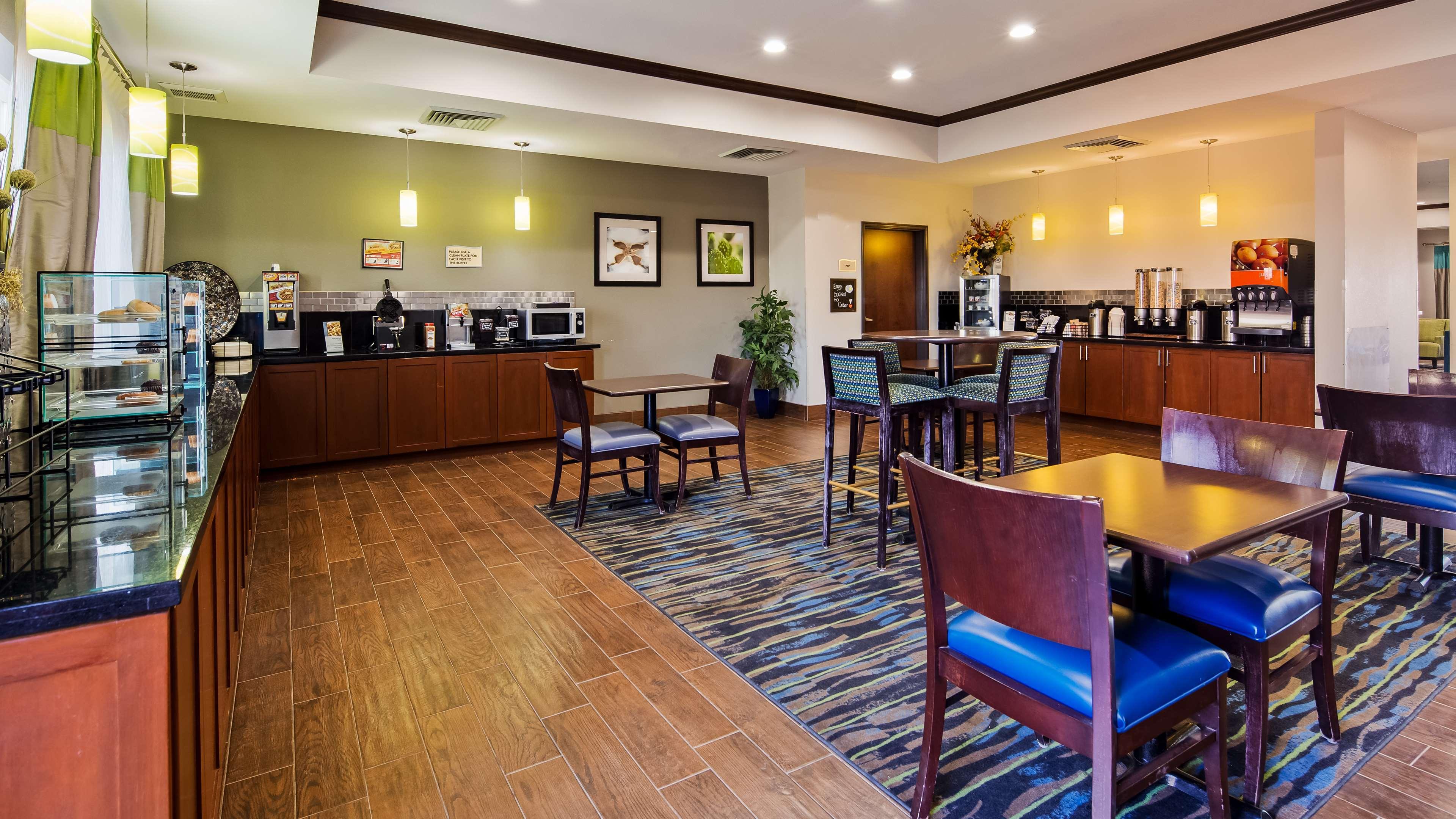Best Western Plus Denver City Hotel & Suites Exterior photo
